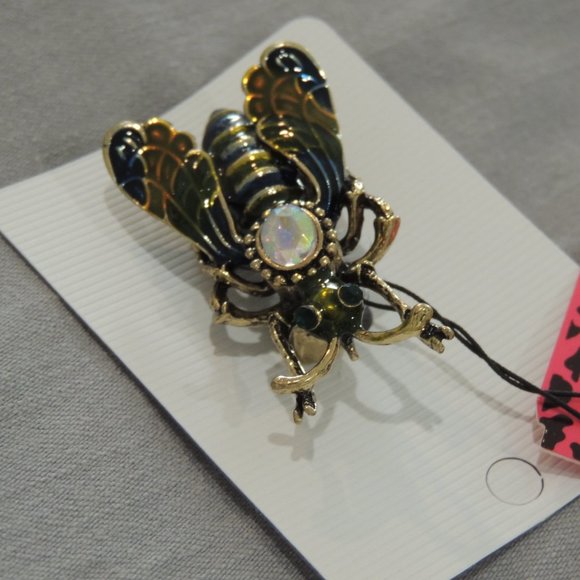 NWT Betsey Johnson Aurora Borealis Back Wasp Bee Brooch Pin - Picture 10 of 10